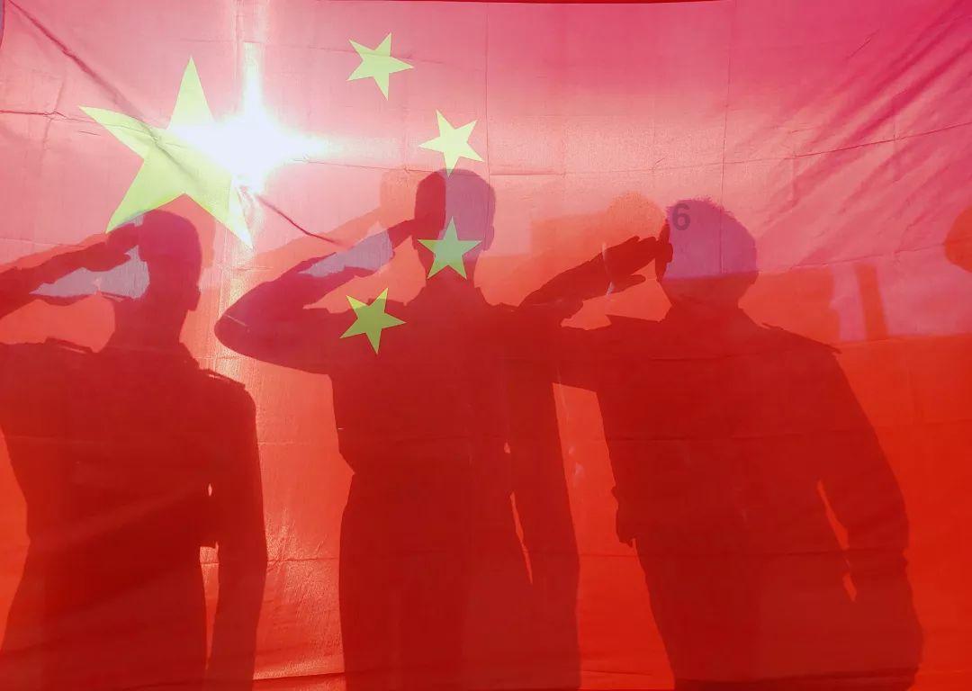 黄晓明微博之夜红毯引热议！与李冰冰同框一般高，到底是谁说了谎
