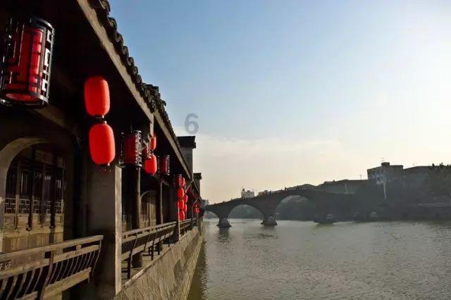 小马哥的爸爸在市立图书馆（打一四字成语）除了老马识途游戏画面