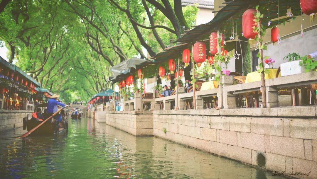 美方:胡塞组织首次直接攻击美国军舰